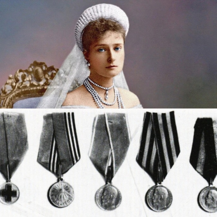 Покровительница Александра Федоровна удостоила Гедройц солидных наград.