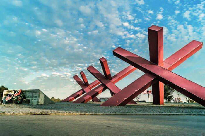 Монумент «Противотанковые ежи» в Химках. /Фото: mos.ru
