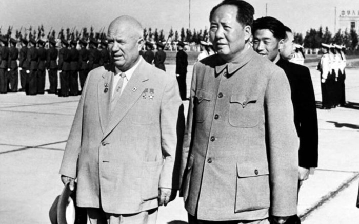 После смерти Сталина Мао быстро рассорился с СССР. /Фото: s9.travelask.ru