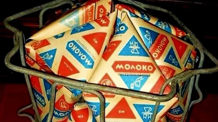Новые красно-синие пирамидки появились в советских магазинах. /Фото: u.9111s.ru