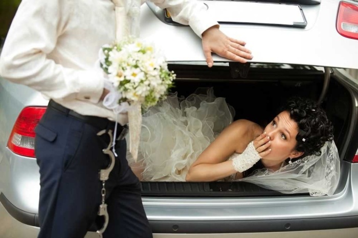 Похищение невесты — старинный обычай. /Фото: de-fragrance.ru