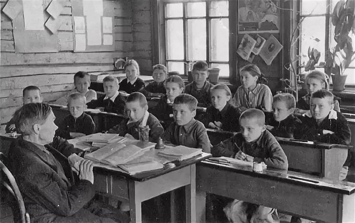Школа в 20-е годы. /Фото: yandex-images.clstorage.net