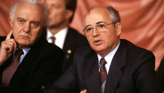 Михаил Горбачёв и Эдуард Шеварнадзе. /Фото: cdn22.img.ria.ru