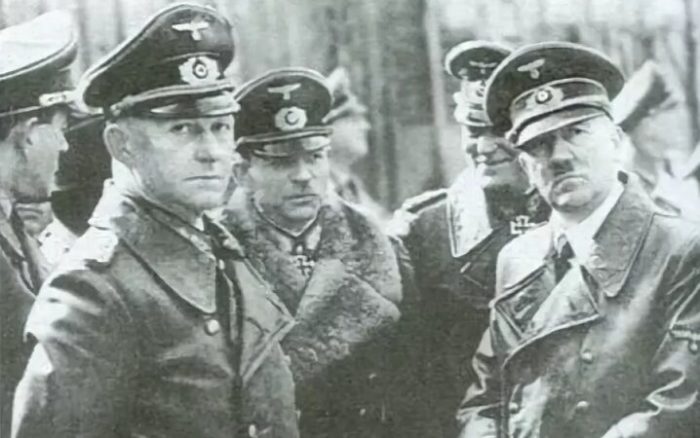 Начальник тайной полиции Генрих Мюллер с Адольфом Гитлером. /Фото: imperhans.ru/