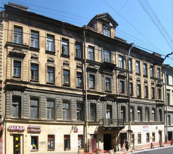 Доходный дом купца Галыбина в Санкт-Петербурге, в котором Гоголь снимал квартиру. /Фото: fiesta.ru