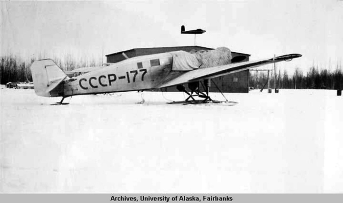 «Юнкерс W-33» (регистрационный номер СССР-177), который принимал участие в поисковой операции./Фото: ic.pics.livejournal.com