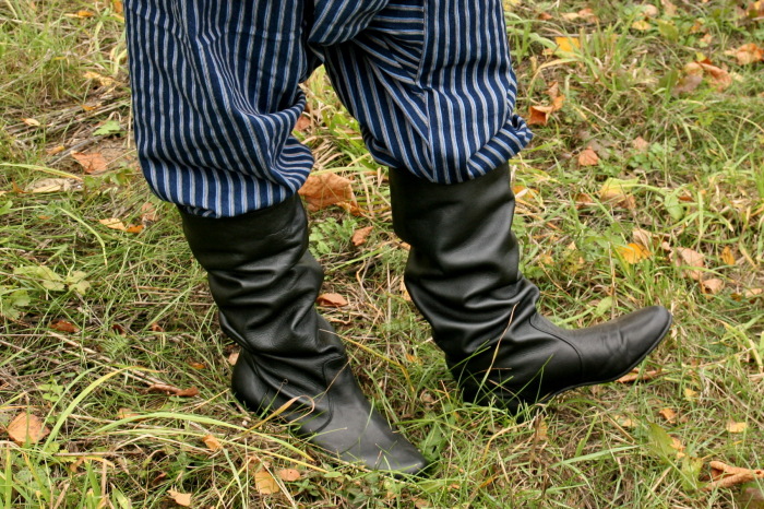 Кожаные сапоги были признаком роскоши. /Фото: filurin.ru