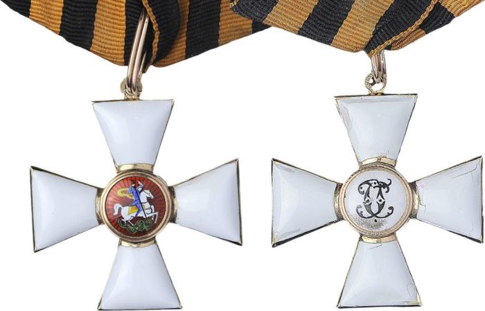 Орден Святого Георгия 4-й степени (аверс и реверс)./Фото: bidspirit-images.global.ssl.fastly.net