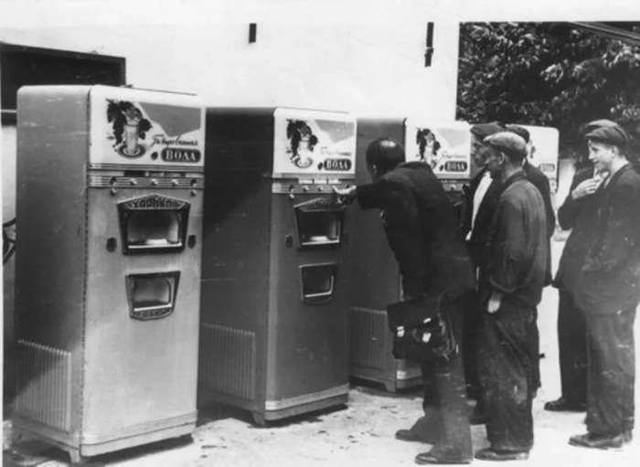 В СССР автоматы быстро и надолго завоевали народное признание. /Фото: avatars.mds.yandex.net