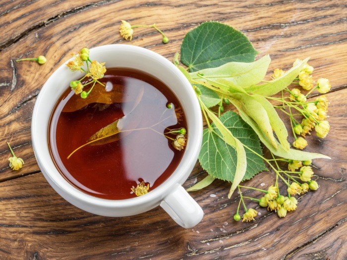 Простые крестьяне долго пили травяные чаи, так как настоящий чай стоил очень дорого. /Фото: gastrofests.com
