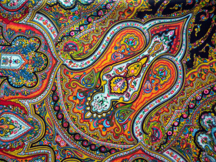 Павловопосадский платок с индийским огурцом. /Фото: img-fotki.yandex.ru