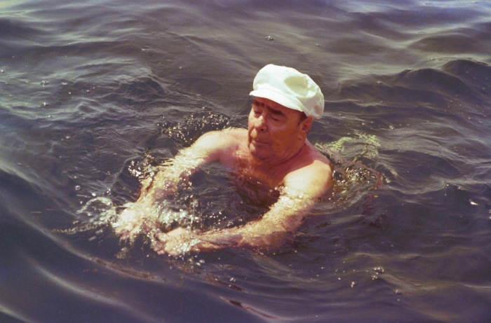 Леонид Брежнев очень любил плавать в море. /Фото: citifox.ru