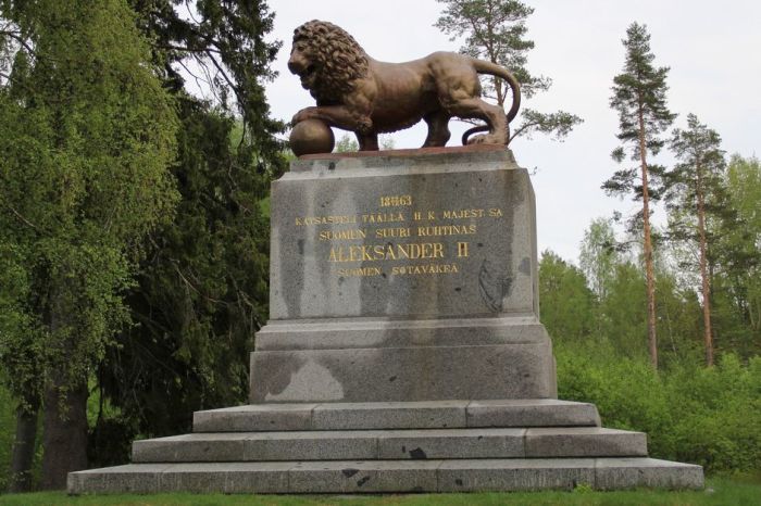 Памятник в честь визита императора Александра II на военном плацу в Парола (Хямеенлинна)./Фото: img.yle.fi