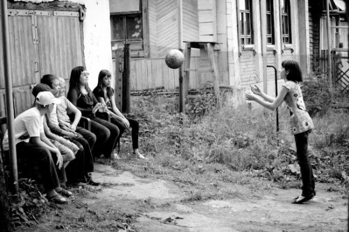 Многие игры требовали использование мяча. /Фото: sakmarskievesti.ru