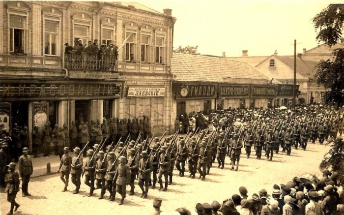 Немецкие войска в Киеве. 1918 год. /Фото: novorossia.su