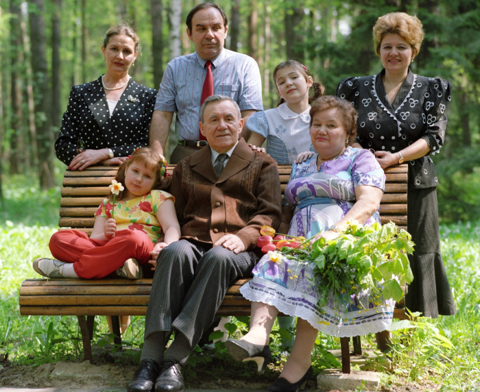 Андрей Громыко с семьей. /Фото: souzveche.ru