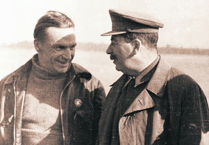 Сталин и Чкалов. /Фото: ic.pics.livejournal.com