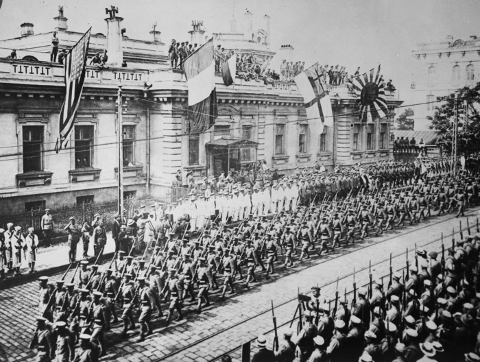 Парад интервентов. 1918 год год./Фото: histrf.ru