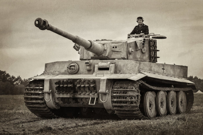 Немецкий танк имел превосходство перед Т-34 в броне, но это «Тридцатьчетвёрка» могла скомпенсировать своей большой манёвренностью и подвижностью./Фото: soldats.club
