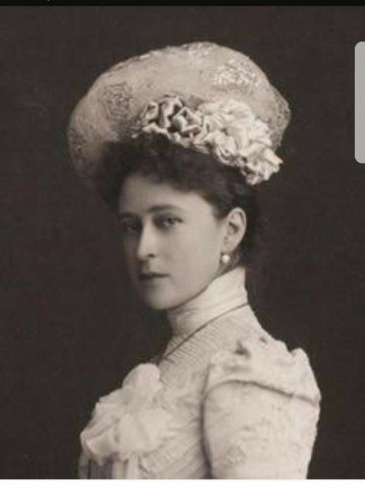 Елизавета Александра Луиза Алиса, дочь герцога Людвига IV Гессен-Дармштадского./Фото: i.pinimg.com