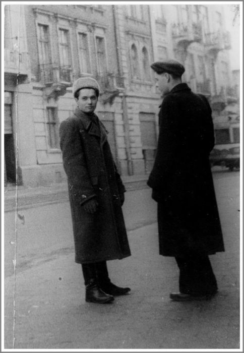 Богдан Сташинский, фото скрытой камерой сделано во время проверки его связей. Львов, февраль 1951 года./Фото: g.io.ua
