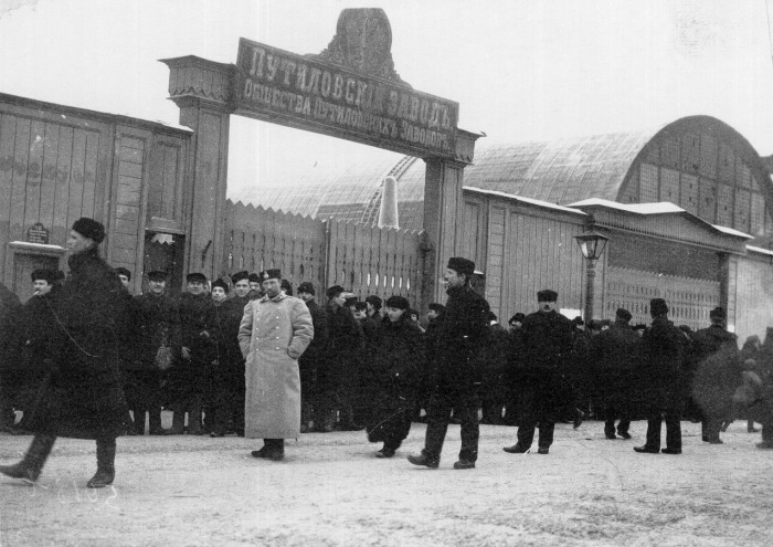 3 января 1905 года началась стачка на Путиловском заводе — забастовали все 12600 рабочих./Фото: ic.pics.livejournal.com