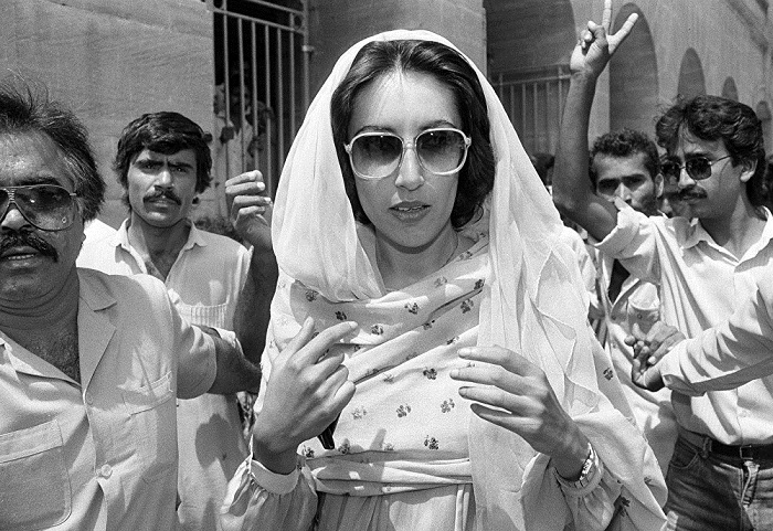 Беназир Бхутто стала самой молодой женщиной-премьером.