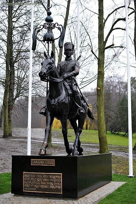 Памятник кавалеристам-татарам в Гданьске.