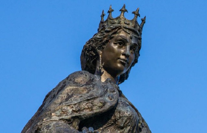 Первая королева Анна Европы: как русская княжна переходила все границы.