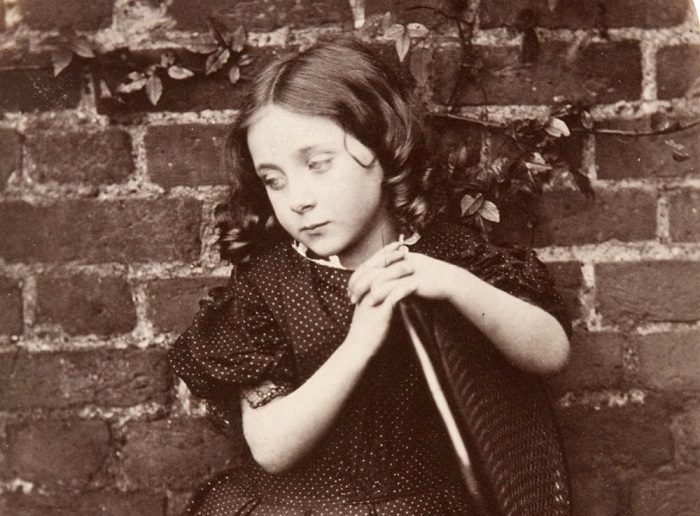 Кэрролл оставил после себя множество фотографий маленьких девочек.