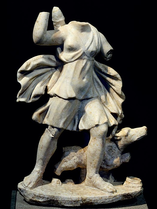 Статуя Артемиды.
