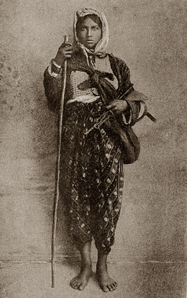 Цыганская девушка, Греция, открытка начала XX века