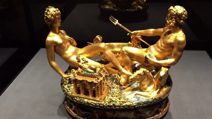 Золотая статуэтка-солонка Бенвенуто Челлини.