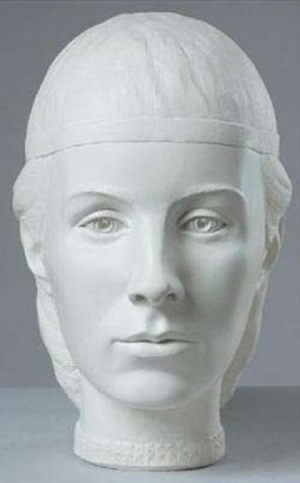 Скульптурный портрет Елены Глинской по черепу.