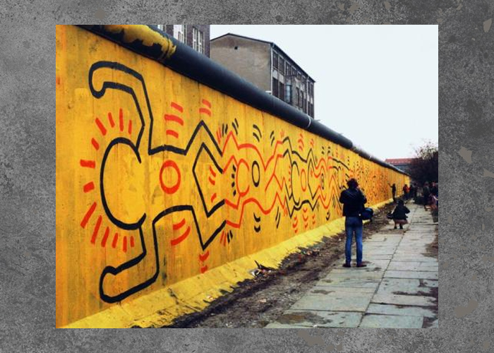 Мурал на Берлинской стене.