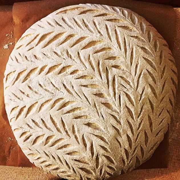 «Кружевной» хлеб до своего попадания в печь.