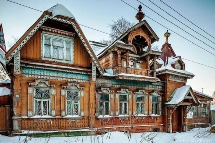Дом постепенно приходил в упадок, но все равно оставался нарядным. /Фото: mk.ru