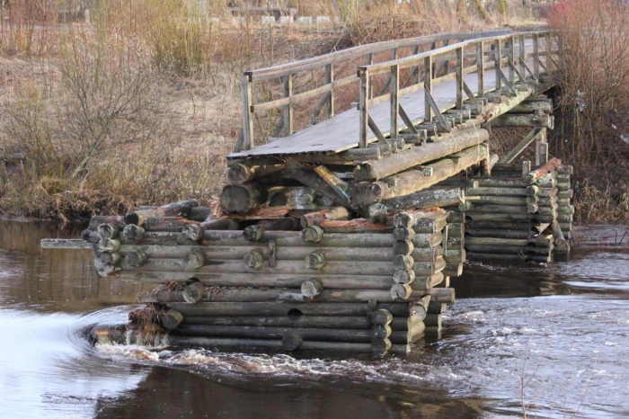 Олонец славится своими мостами. /Фото: Борис Ильин
