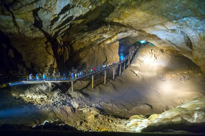 Гигантская пещера в Новом Афоне. /Фото:питиус.рф