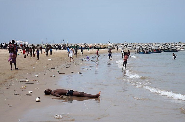 Типичный нигерийский пляж. /Фото:AntoshaNanarivo.turbina.ru