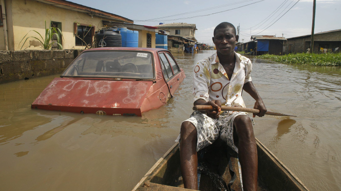 Наводнения уносят жизни людей. /Фото:newsinafrica.co