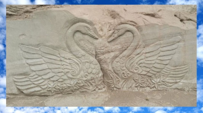 Лебеди как символ верности и любви.