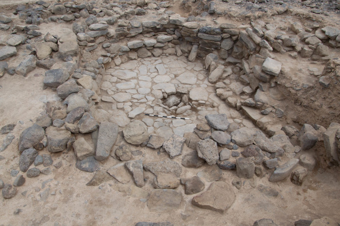 Фрагменты древней постройки на северо-востоке Иордании. /Фото:humanities.ku.dk