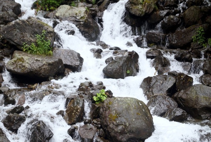 В сказках есть молочные реки, в в Абхазии - молочный водопад./Фото:go-abxazia.ru
