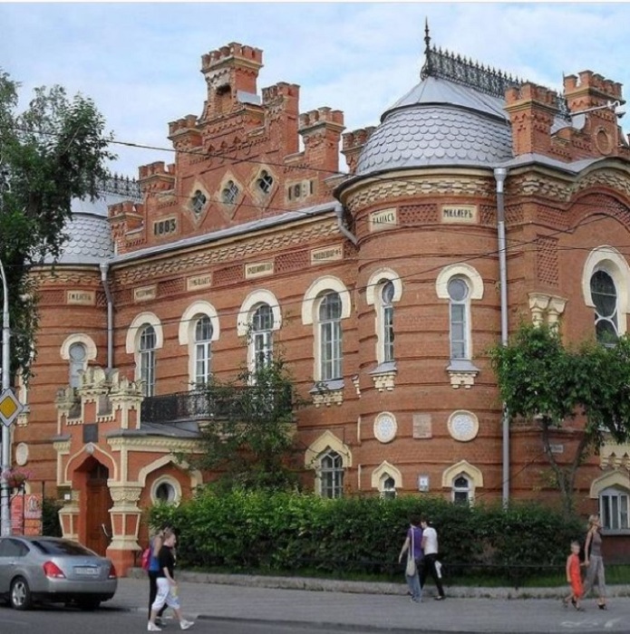 Здание музея, напоминающее дворец. /Фото:@s_privetom_iz