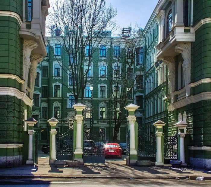 Парадные ворота. /Фото:citywalls.ru