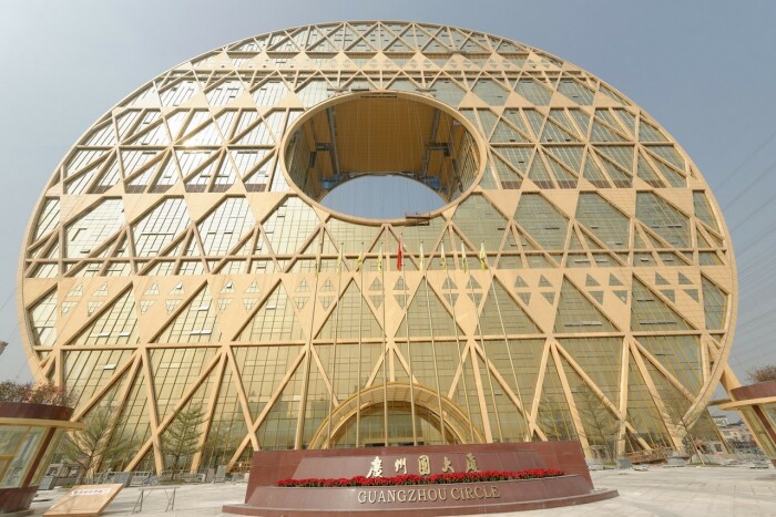Здание напоминает древний китайский артефакт: нефритовый диск. /Фото:masterok.livejournal.co