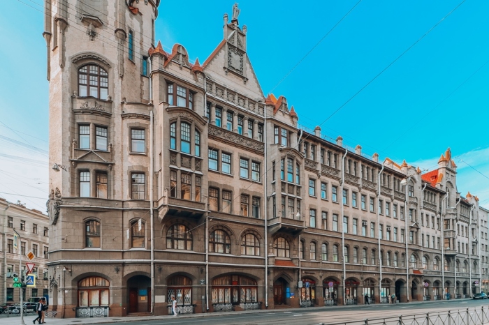 Знаменитое здание на Садовой в наши дни. /Фото:открытыйгород.рф