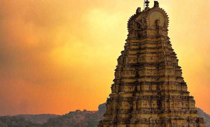 Есть предположение, что это самый древний подобный храм в Индии. /Фото:desicomments.com