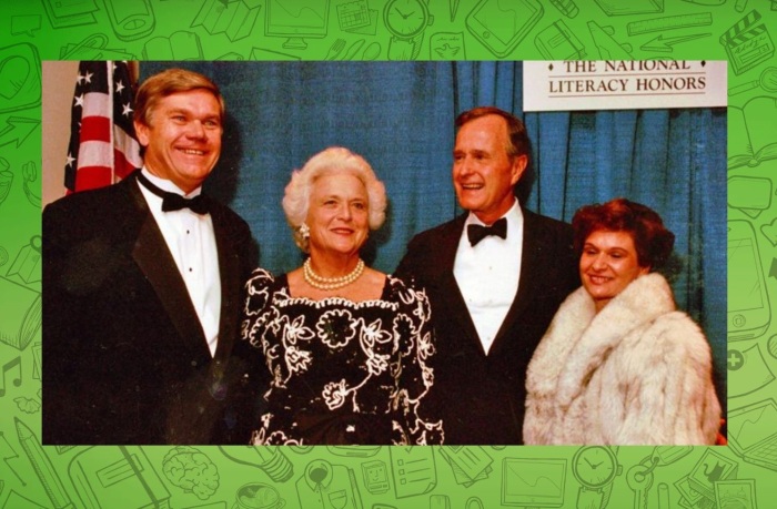 Корторан на встрече с Барбарой Буш, изменившей его жизнь.